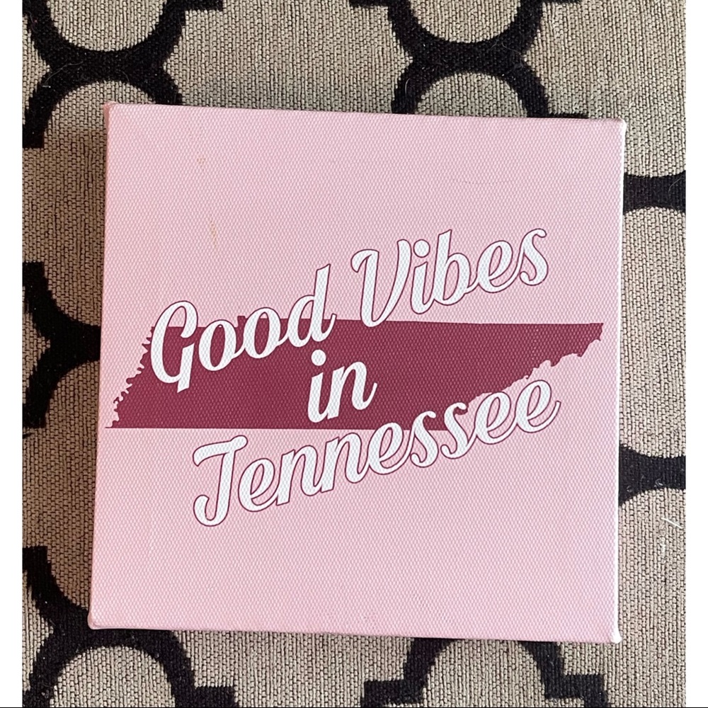 3/$30 Sale+free shipping Rue21 Pink ‘Good Vibes in Tennessee’ Sign Decor